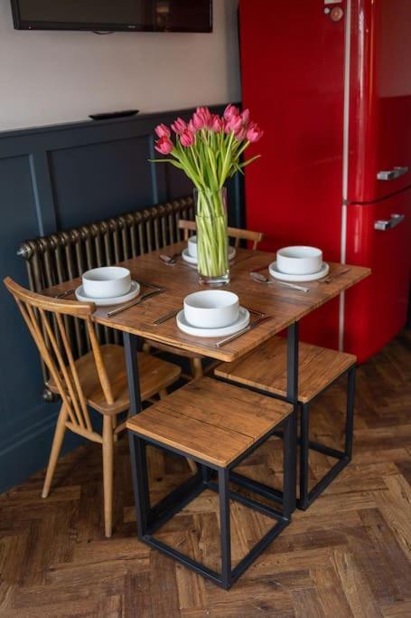 Unique Victorian Stable Conversion Галифакс Экстерьер фото