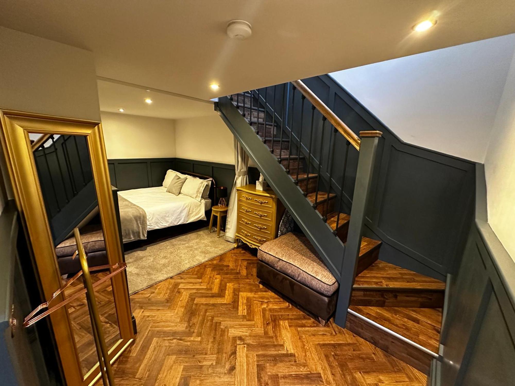 Unique Victorian Stable Conversion Галифакс Экстерьер фото